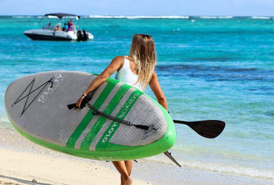 Wie transportiere ich ein aufblasbares SUP Board?